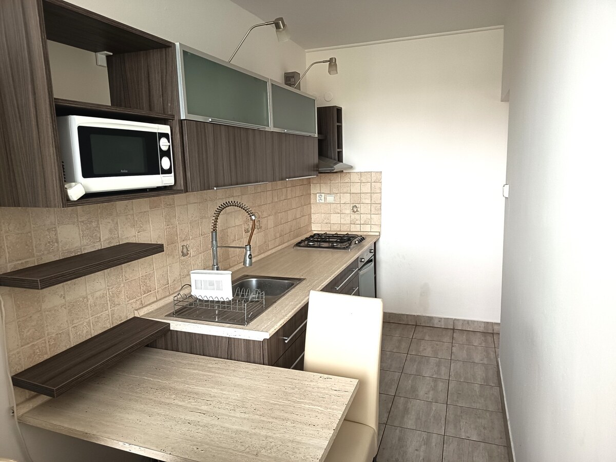 Na prenájom zariadený 3 izb. byt s loggiou v Nových Zámkoch — foto 4