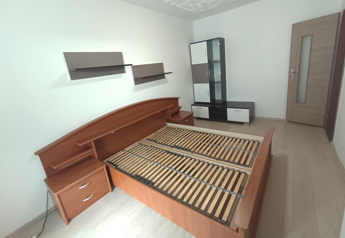 Na prenájom zariadený 3 izb. byt s loggiou v Nových Zámkoch — foto 6