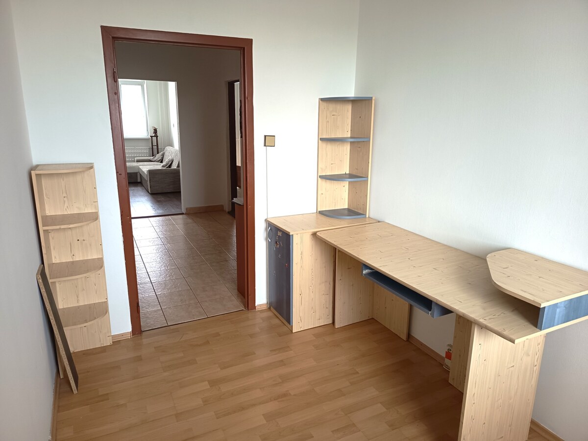 Na prenájom zariadený 3 izb. byt s loggiou v Nových Zámkoch — foto 8