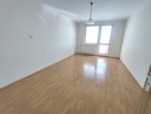 Na prenájom 1-izbový byt - Nové Zámky — foto 5