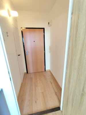 Na prenájom 1-izbový byt - Nové Zámky — foto 8
