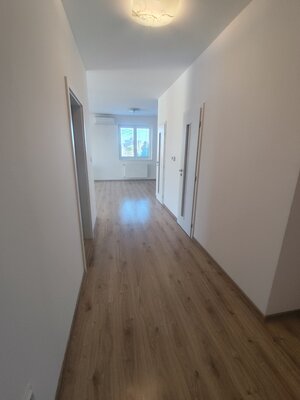 Na prenájom 2-izbový byt - Nové Zámky — foto 9