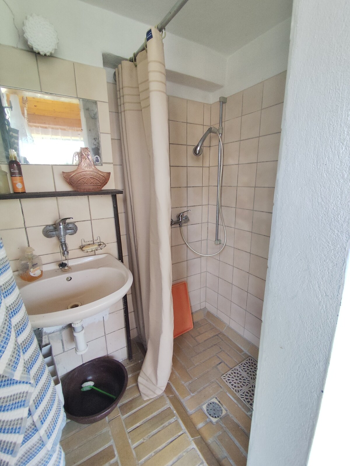 Ponúkame na predaj vidiecky domček - Jasová — foto 11