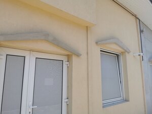 Ponúkame na predaj polyfunkčnú budovu v Nových Zámkoch — foto 1