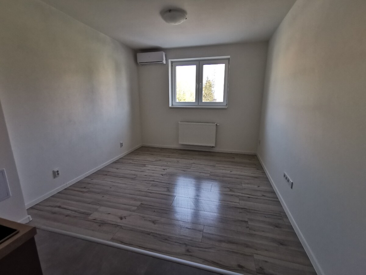 Ponúkame na prenájom 1-izbový byt - Nové Zámky — foto 4