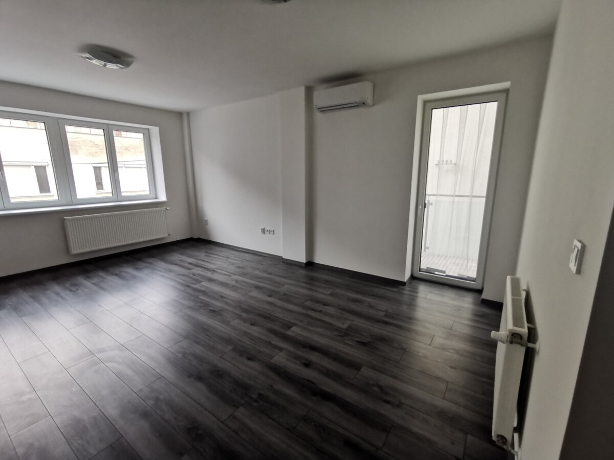 Ponúkame na prenájom 2-izbový byt - Nové Zámky — foto 2