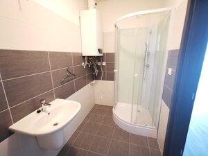 Ponúkame na prenájom 2-izbový byt - Nové Zámky — foto 4