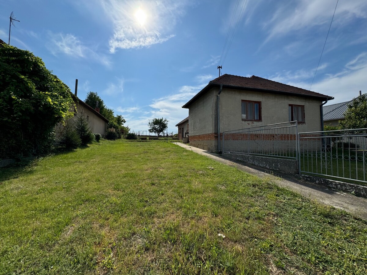 Predáme 3 izb. dom s veľkým pozemkom- Radava — foto 2