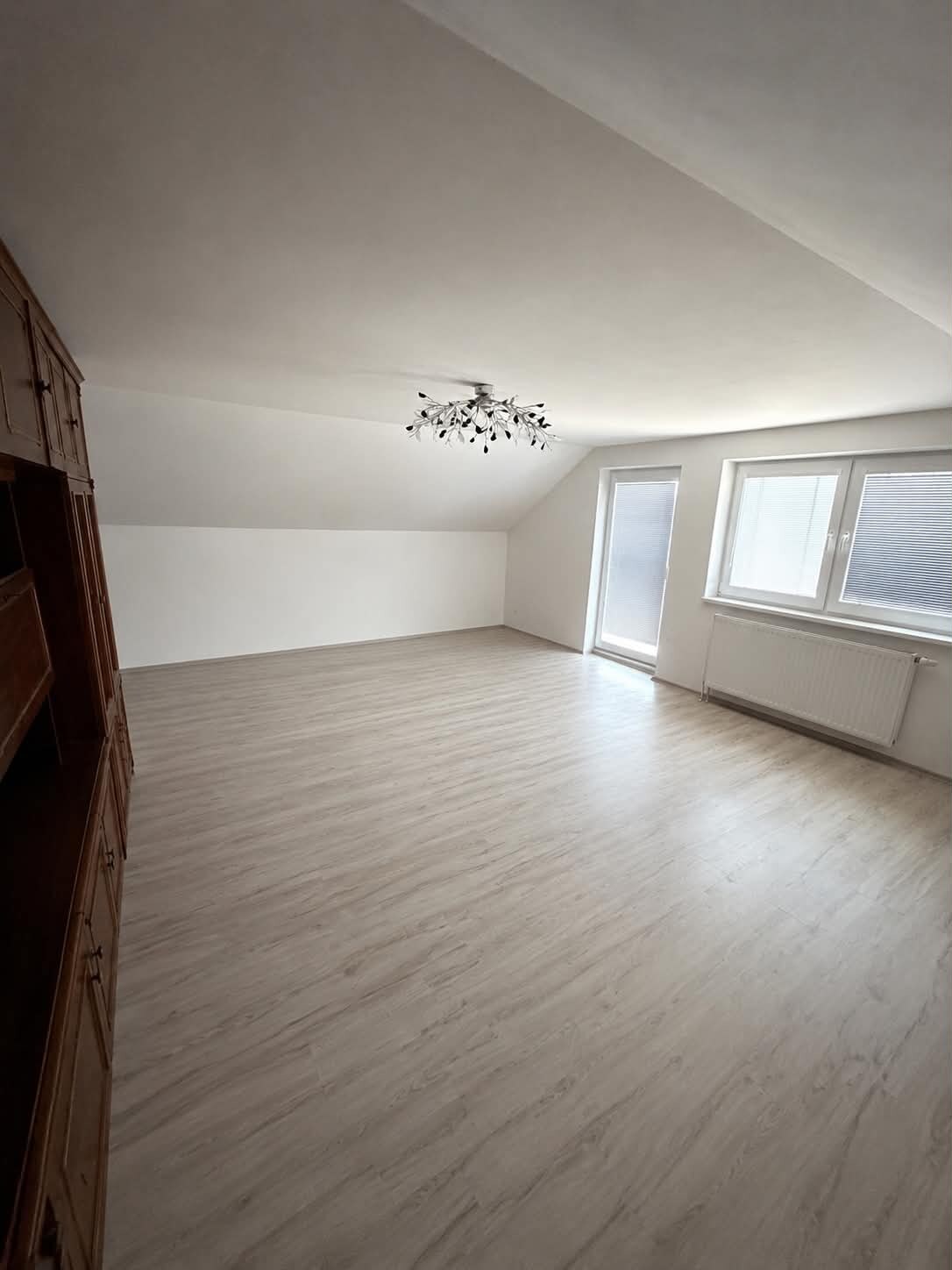 NA PREDAJ 6 izbový poschod. rodinný dom vo výbornej časti mesta Šurany — foto 13