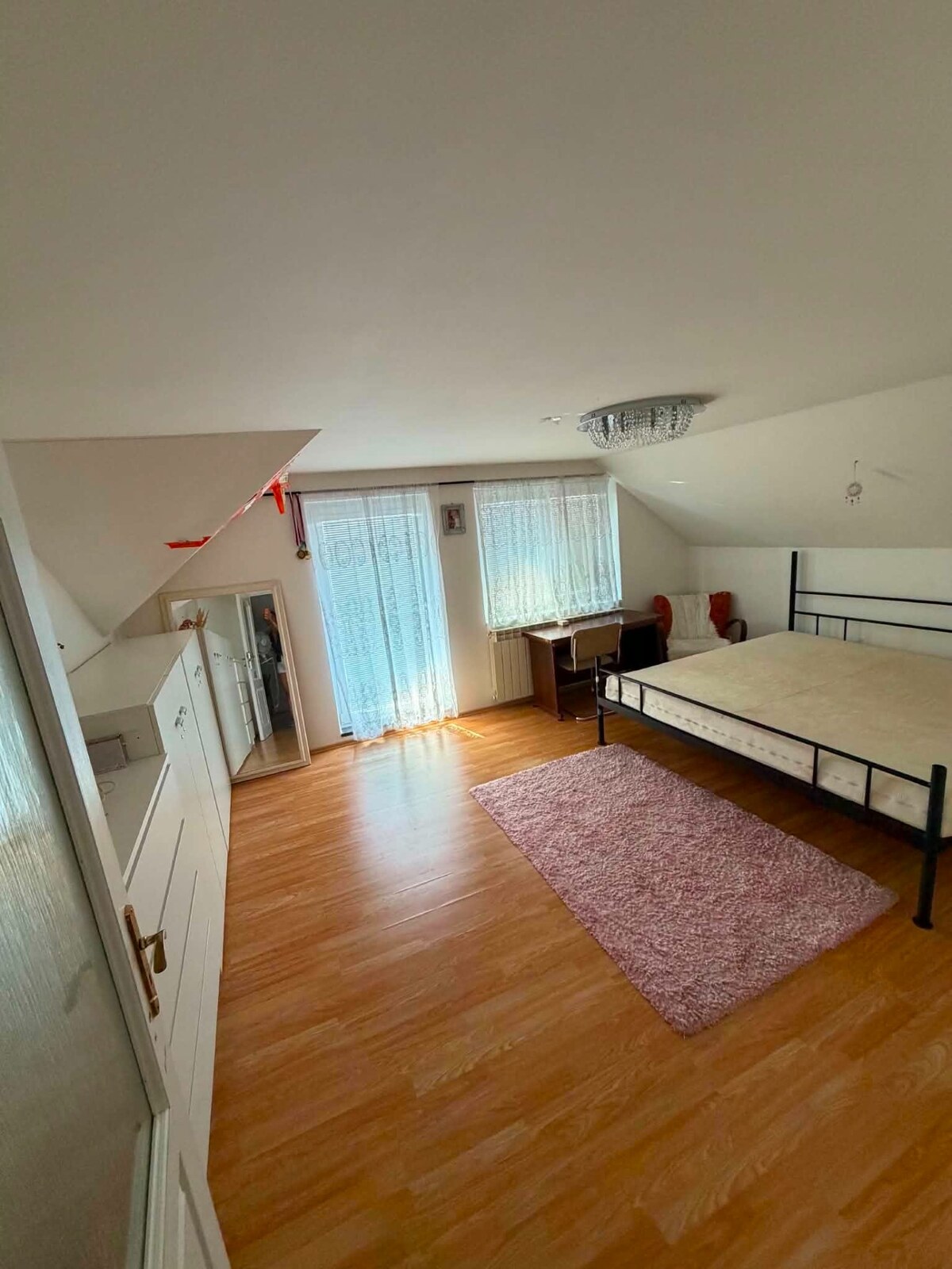 NA PREDAJ 6 izbový poschod. rodinný dom vo výbornej časti mesta Šurany — foto 14