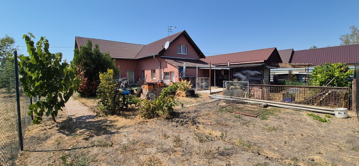 NA PREDAJ 6 izbový poschod. rodinný dom vo výbornej časti mesta Šurany — foto 3