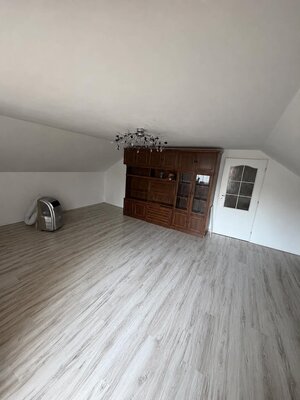 NA PREDAJ 6 izbový poschod. rodinný dom vo výbornej časti mesta Šurany — foto 11