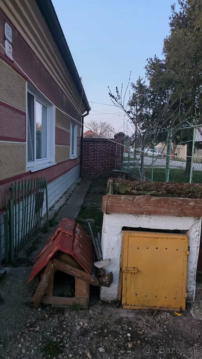 Ponúkame na predaj Rodinný dom 3+1 Dvory nad Žitavou s pozemkom 954m2 — foto 11