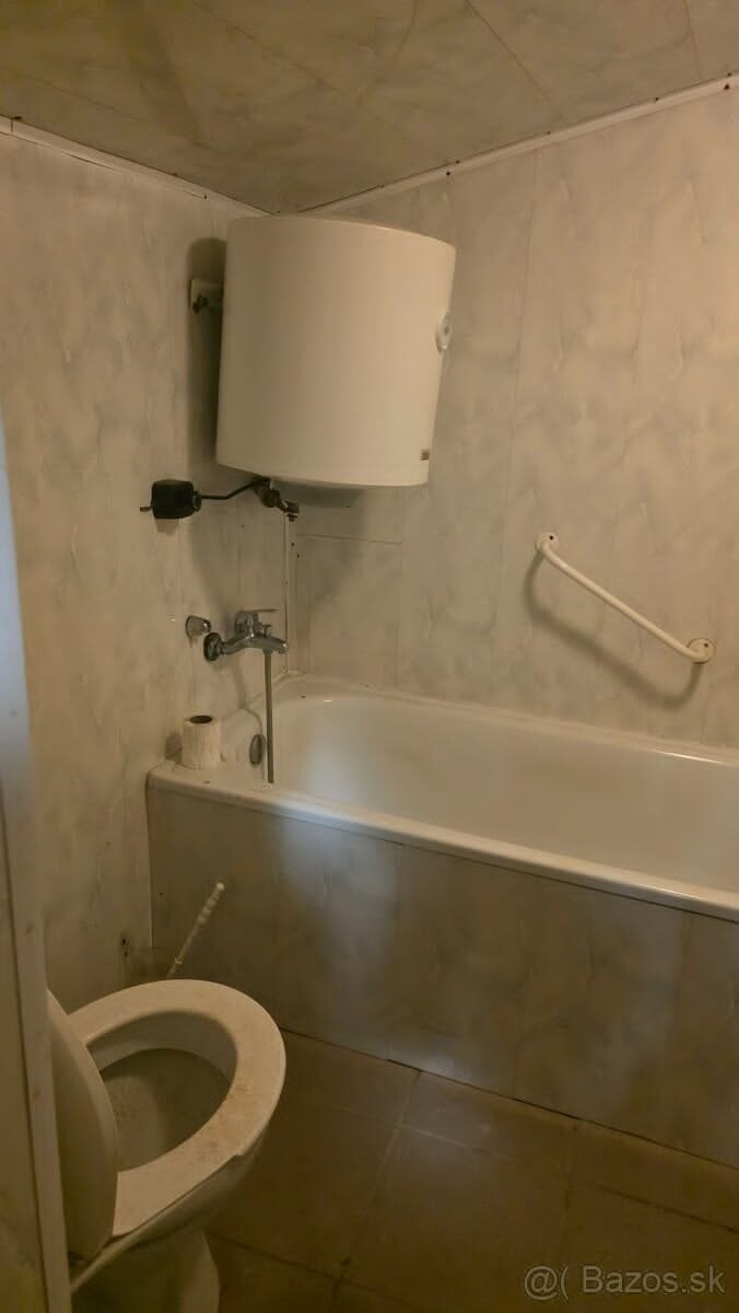 Ponúkame na predaj Rodinný dom 3+1 Dvory nad Žitavou s pozemkom 954m2 — foto 7