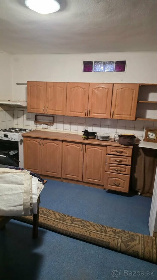 Ponúkame na predaj Rodinný dom 3+1 Dvory nad Žitavou s pozemkom 954m2