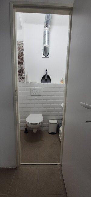 Suterénny obchodný priestor v centre Nových Zámkov — foto 10
