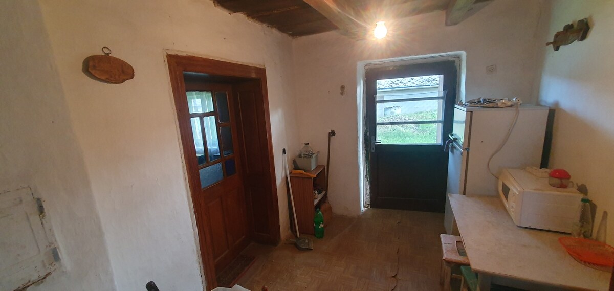 Na predaj sedliacky dom 2+1 poz.1420 m2, 65 km od Balatonu - Csetény — foto 14