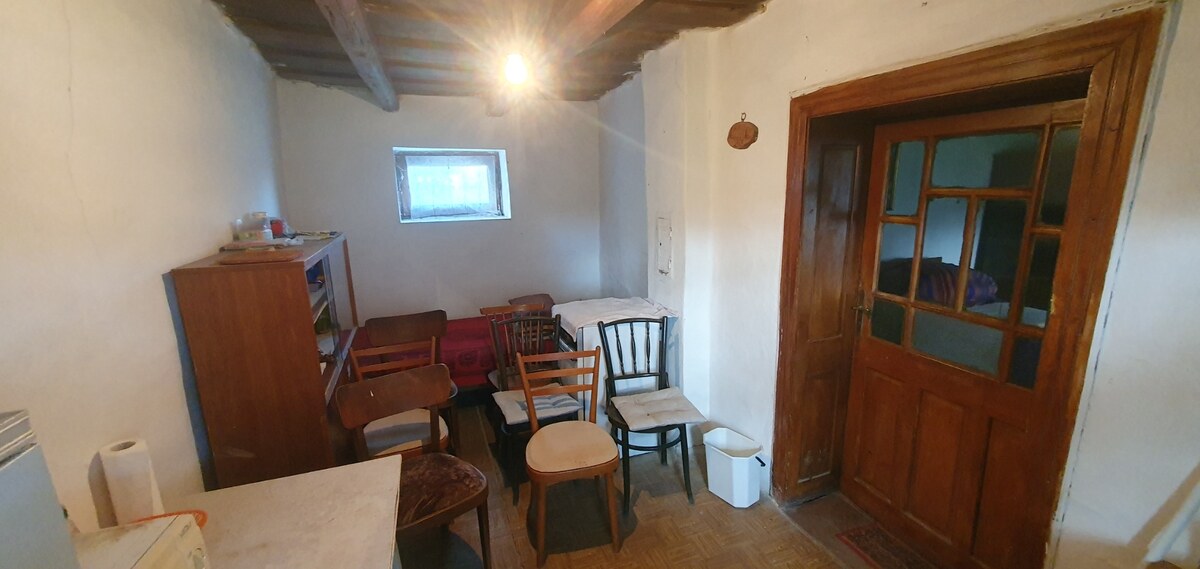 Na predaj sedliacky dom 2+1 poz.1420 m2, 65 km od Balatonu - Csetény — foto 15