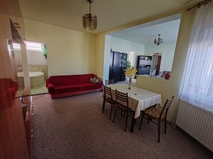 Na predaj slušný 5 izbový rodinný dom v obci Bruty s pozemkom 2425m2 — foto 17