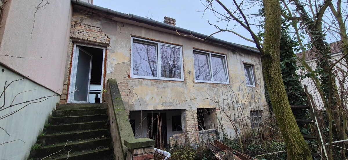 Na predaj rodinný dom v CENTRE Nových Zámkov s pozemkom 512 m2 — foto 19