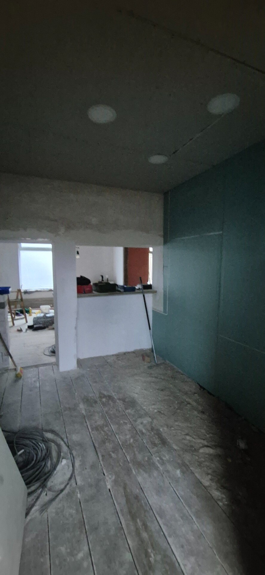 Na predaj rodinný dom v CENTRE Nových Zámkov s pozemkom 512 m2 — foto 8
