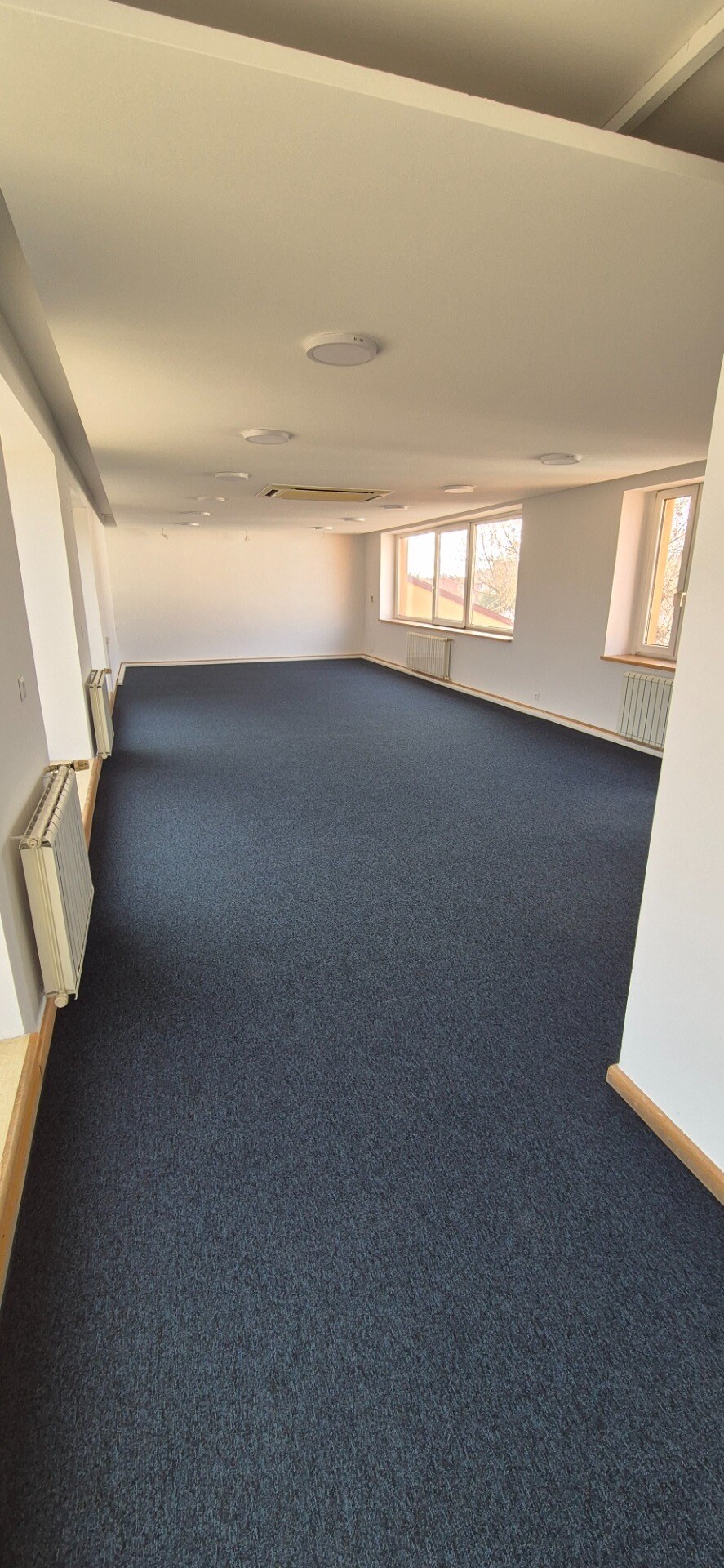 Na prenájom kancel. priestory 28-60 m2 - Nové Zámky — foto 9
