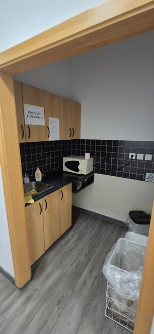 Na prenájom kancel. priestory 28-60 m2 - Nové Zámky — foto 14