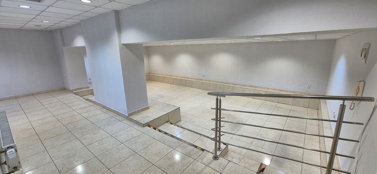 Na prenájom obchodný priestor 72m2 Nové Zámky- suterén — foto 3