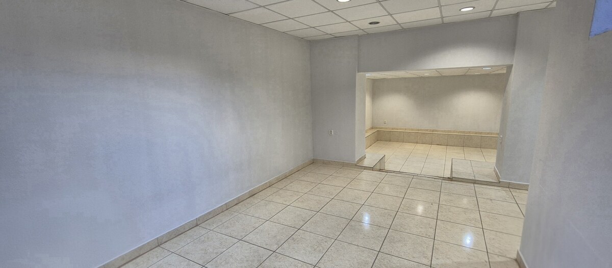 Na prenájom obchodný priestor 72m2 Nové Zámky- suterén — foto 7