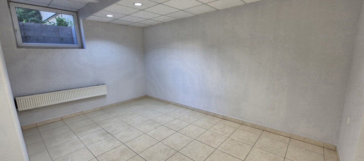 Na prenájom obchodný priestor 72m2 Nové Zámky- suterén — foto 8