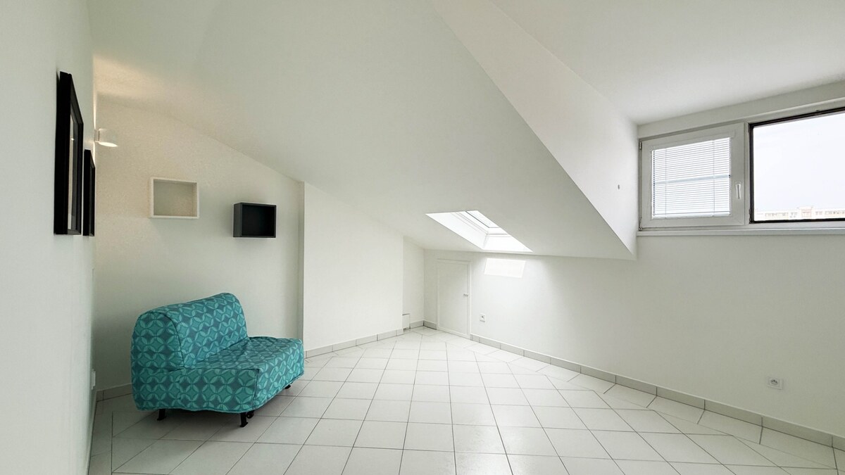 Na prenájom TOP nadštand. 3 izbový čiast. zariad. byt 125m2 Nové Zámky — foto 10