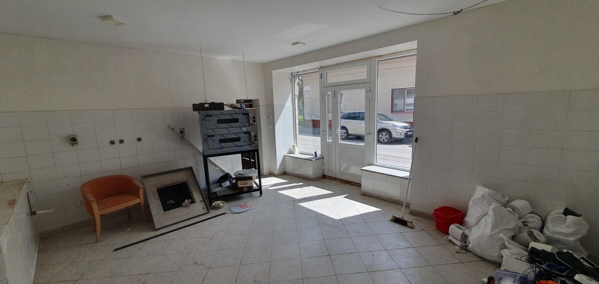 Atraktívna možnosť kúpy obchodných priestorov v centre- Nové Zámky — foto 18