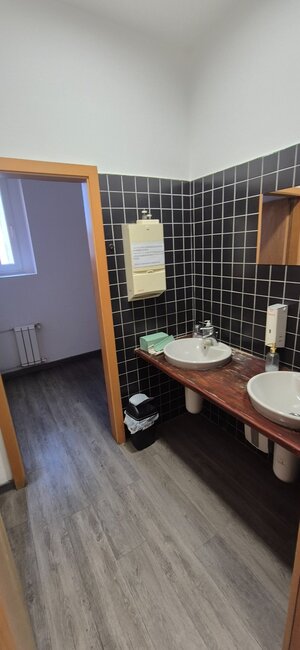 Na prenájom VOĽNÉ kancel. priestory 28-60 m2 - Nové Zámky — foto 12