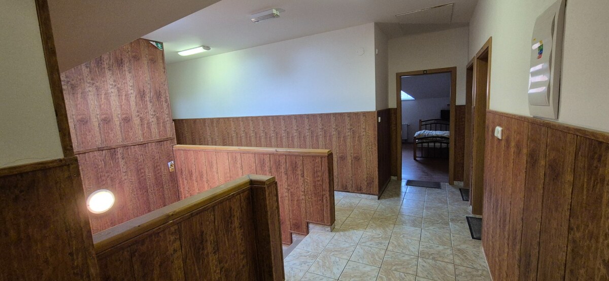 NA PREDAJ zariadený 8 izbový PENZIÓN pre 24 osôb ŠTÚROVO - Nána ***TOP — foto 12