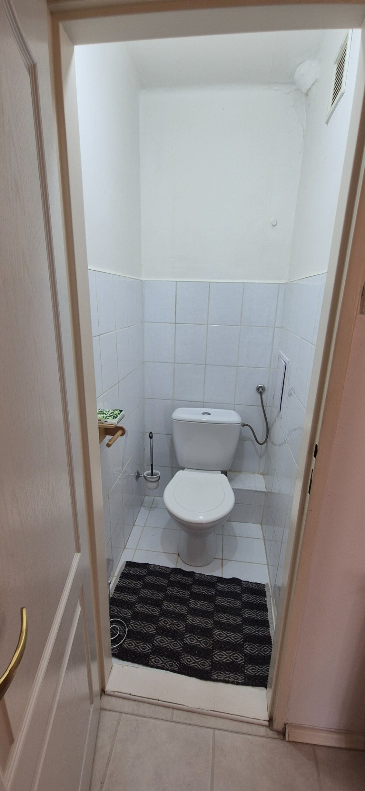 Na prenájom čiastočne prerobený +zariadený byt 75m2 Nové Zámky CENTRUM — foto 12