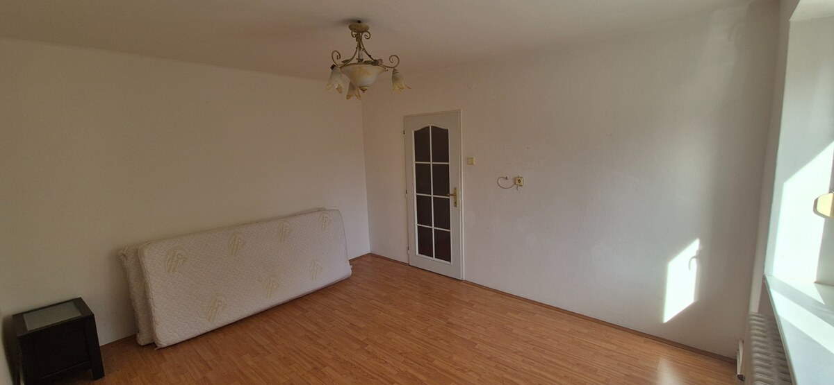 Na prenájom čiastočne prerobený +zariadený byt 75m2 Nové Zámky CENTRUM — foto 18