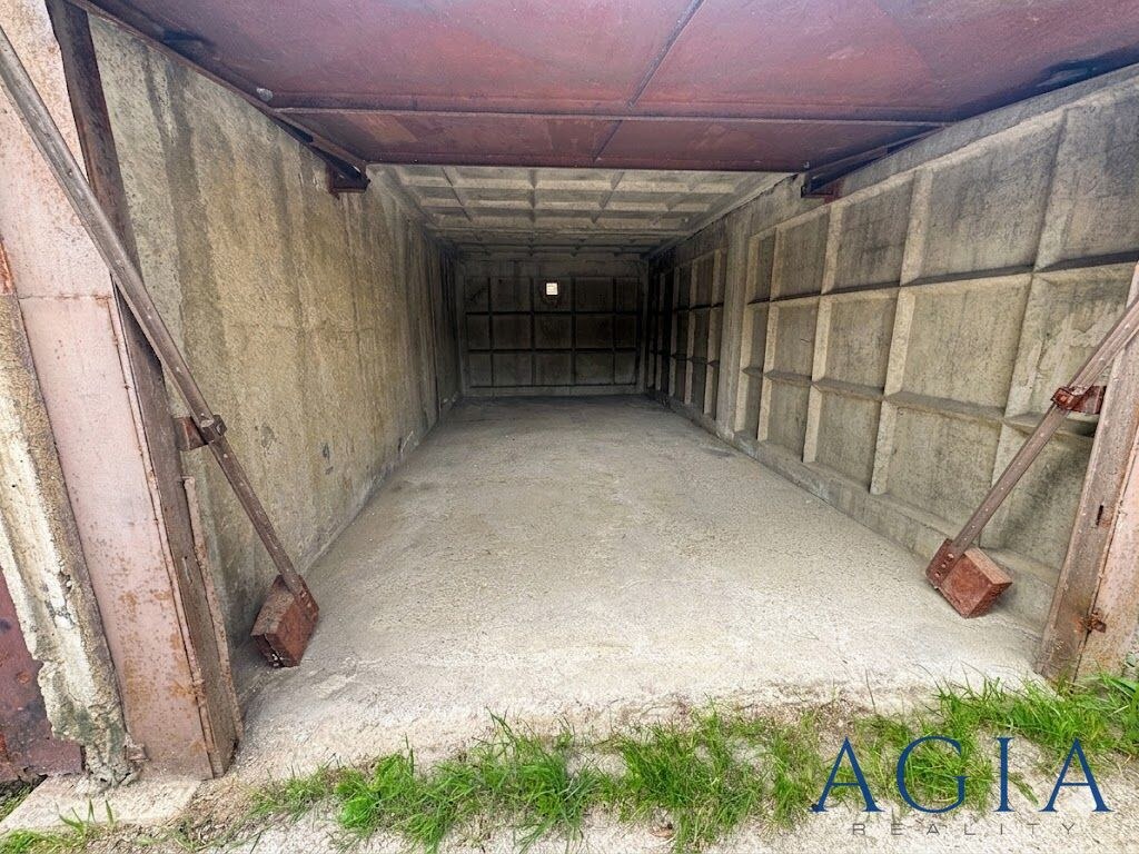 Garáž na predaj Košice v Starom Meste | 18 m² pozemok v osobnom vlastníctve — foto 3