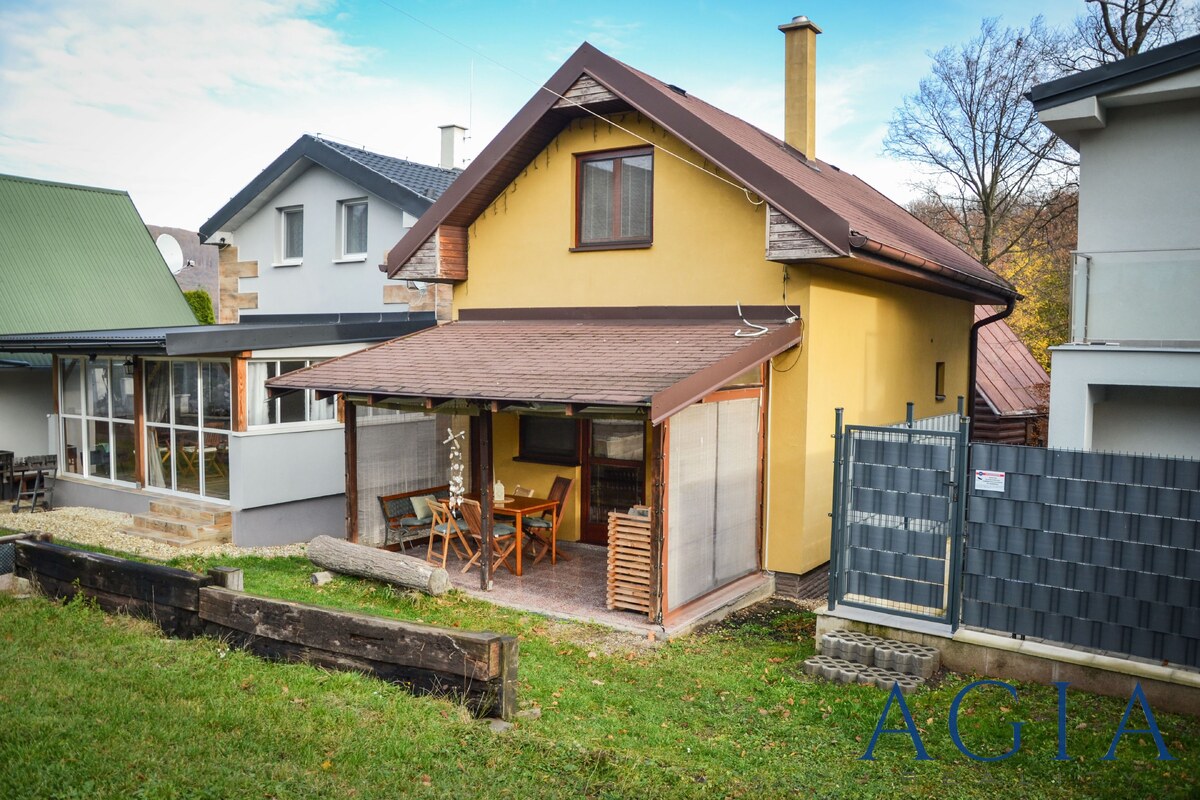 Murovaná chata so súpisným číslom a trvalým pobytom — foto 4