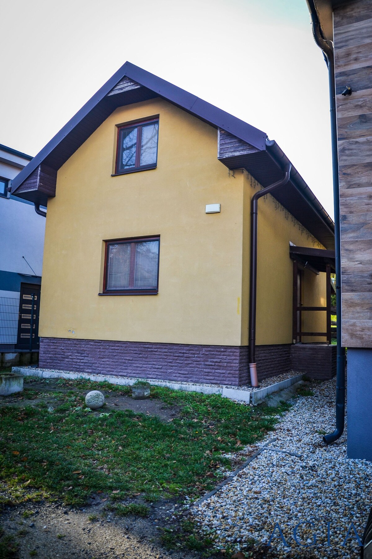 Murovaná chata so súpisným číslom a trvalým pobytom — foto 6