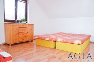 Murovaná chata so súpisným číslom a trvalým pobytom — foto 17