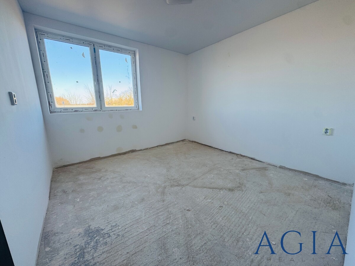 Novostavba, bungalov, zastavaná plocha 205 m² a 135 m² úžitková plocha | Falkušovce — foto 19