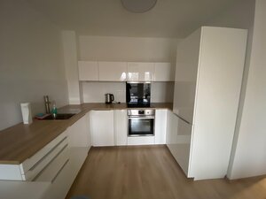 Prenájom 2 izbový byt s terasou v Mlynskej doline — foto 3