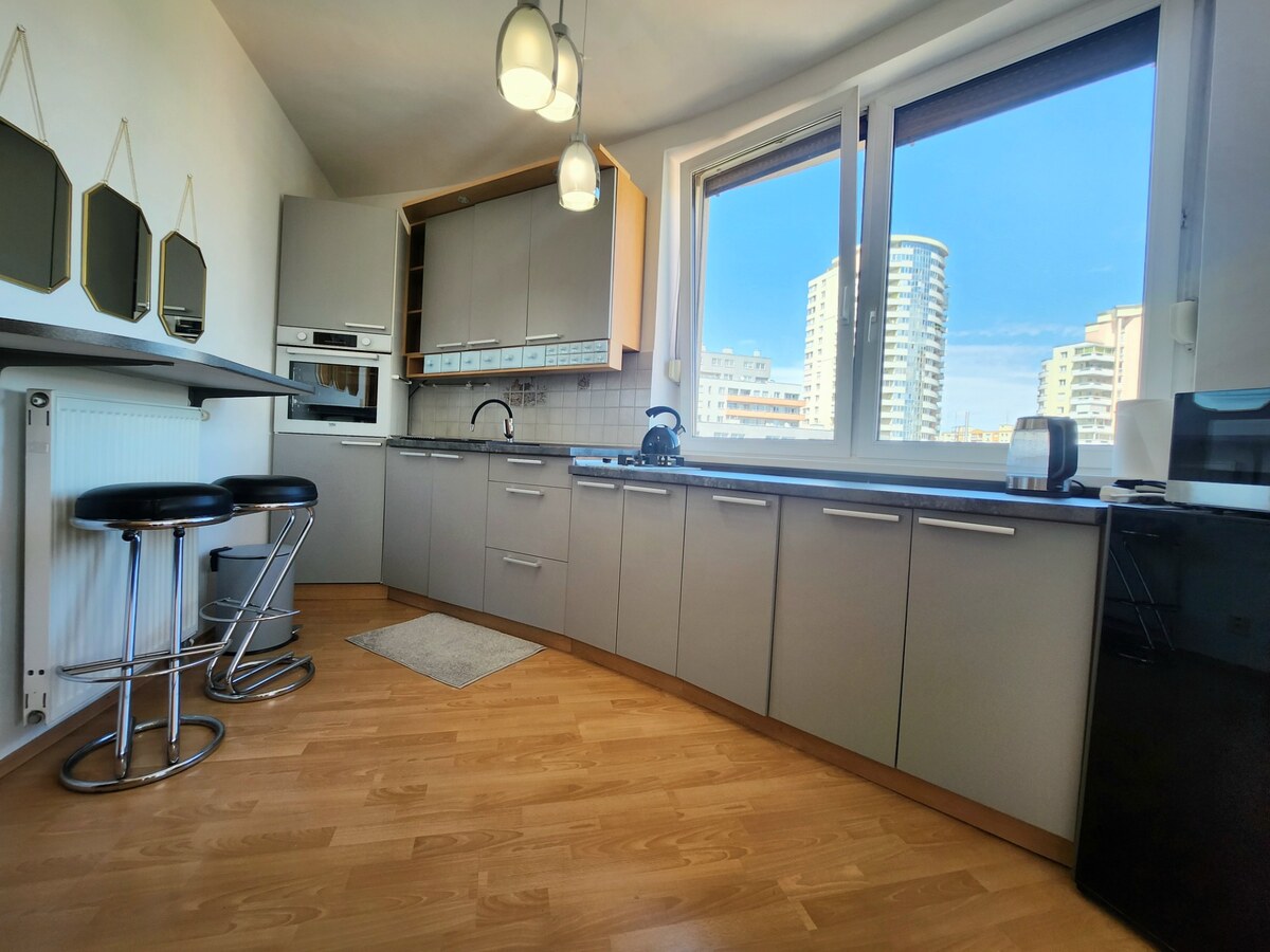 NA PRENÁJOM MODERNÝ 1 IZBOVÝ BYT - 43M2- CIKKEROVA UL. — foto 4