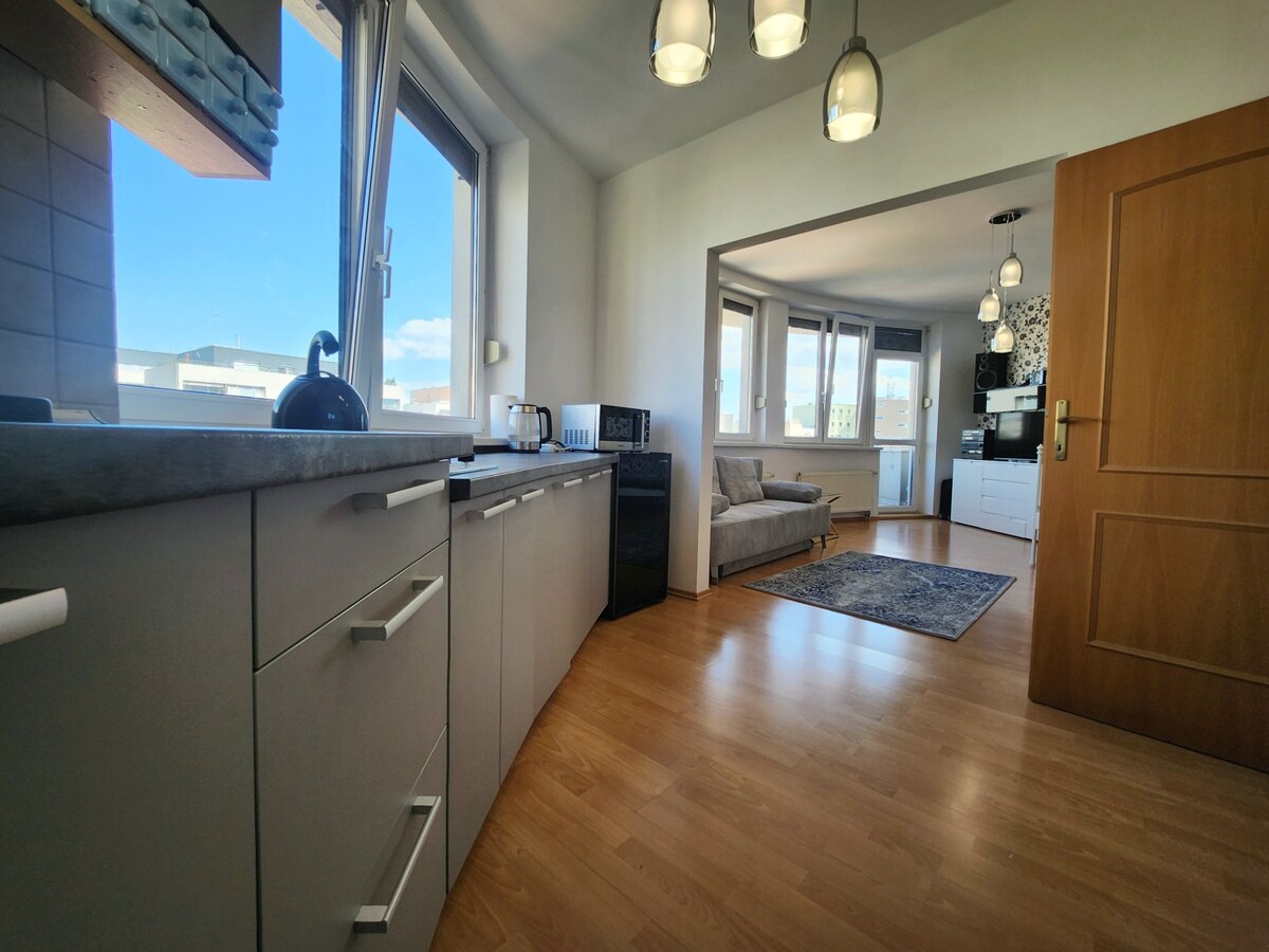 NA PRENÁJOM MODERNÝ 1 IZBOVÝ BYT - 43M2- CIKKEROVA UL. — foto 5