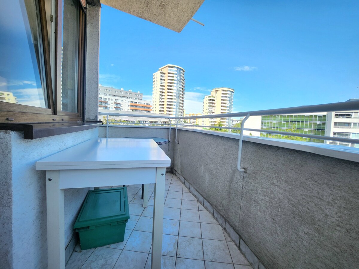 NA PRENÁJOM MODERNÝ 1 IZBOVÝ BYT - 43M2- CIKKEROVA UL. — foto 6