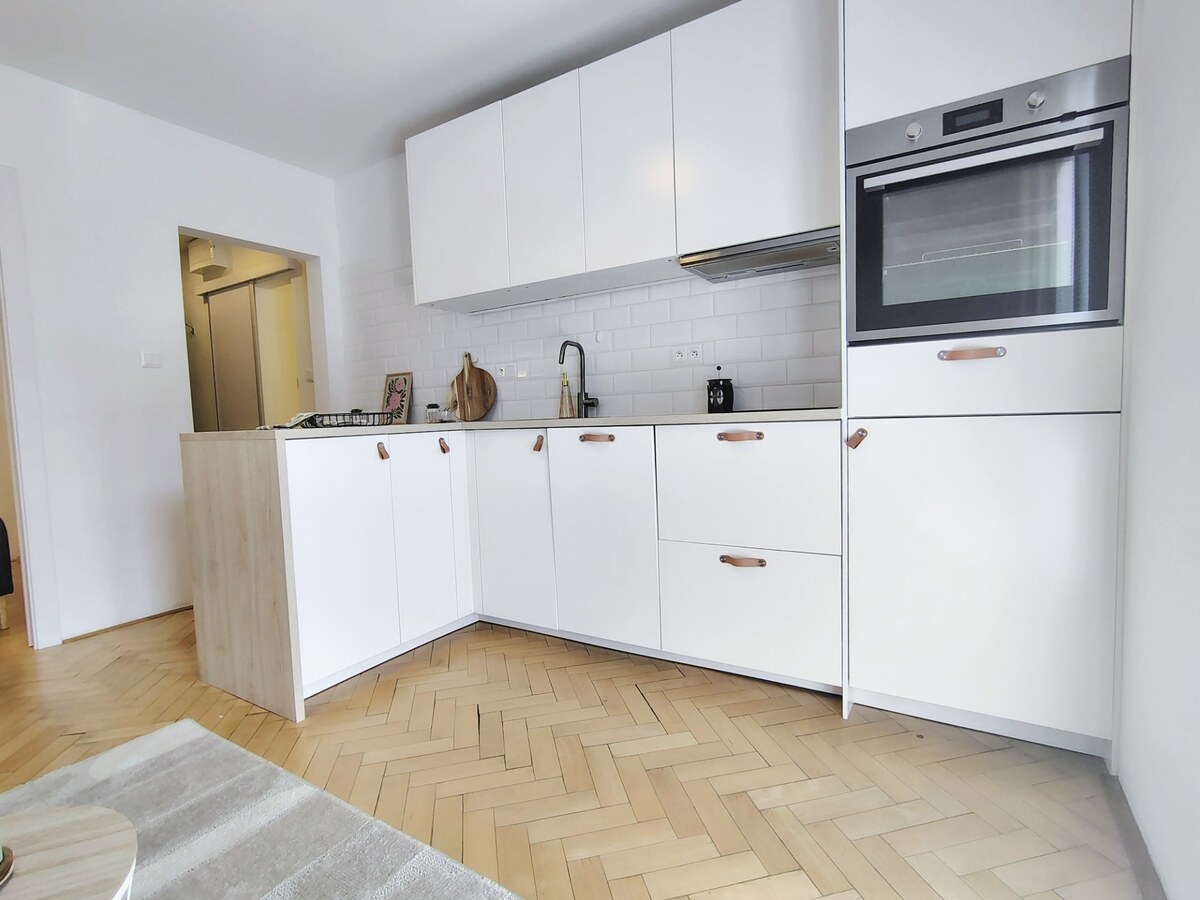 Moderné bývanie na skok od centra: 1,5-izb. byt - ihneď k nasťahovaniu — foto 3