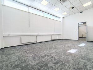 Nadštandardne veľký nebytový priestor/ateliér/kancelária – Bajkalská — foto 1