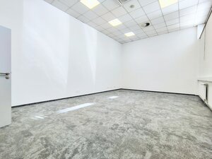 Nadštandardne veľký nebytový priestor/ateliér/kancelária – Bajkalská — foto 2