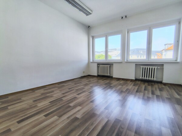 Reprezentatívne priestory (65 m²) na Hurbanovom Námestí