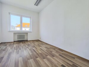 Reprezentatívne priestory (65 m²) na Hurbanovom Námestí — foto 3